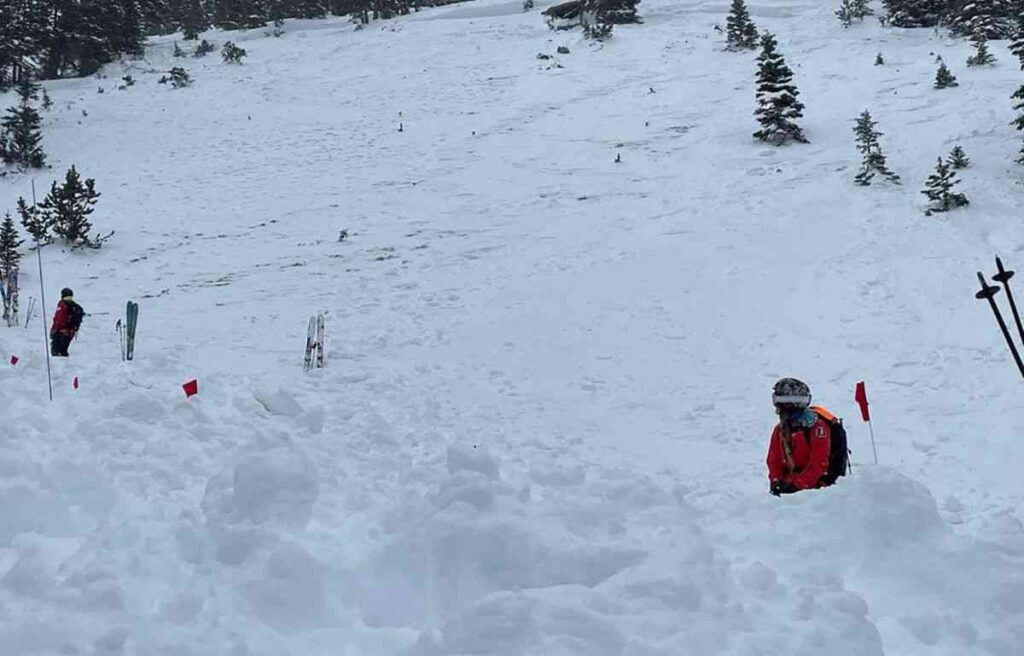 5 Skiers Die in Avalanche